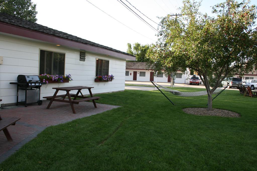 Covered Wagon Motel Lusk Wy Exterior foto